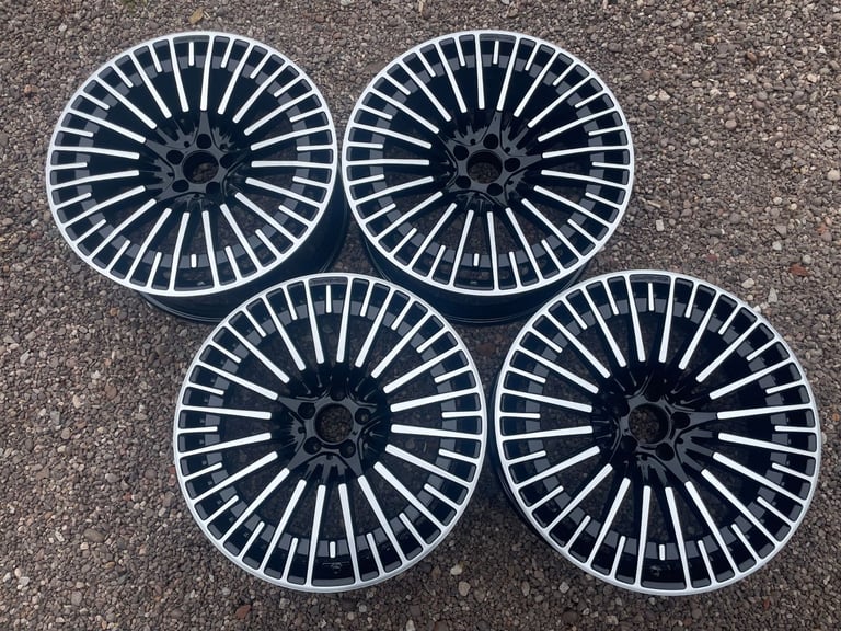 image for Genuine 21” Mercedes AMG EQC Staggered Alloy Wheels Refurbished Black Polished A2934011000 & 4011100