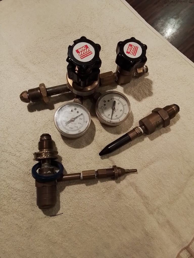 Helium tank valves  