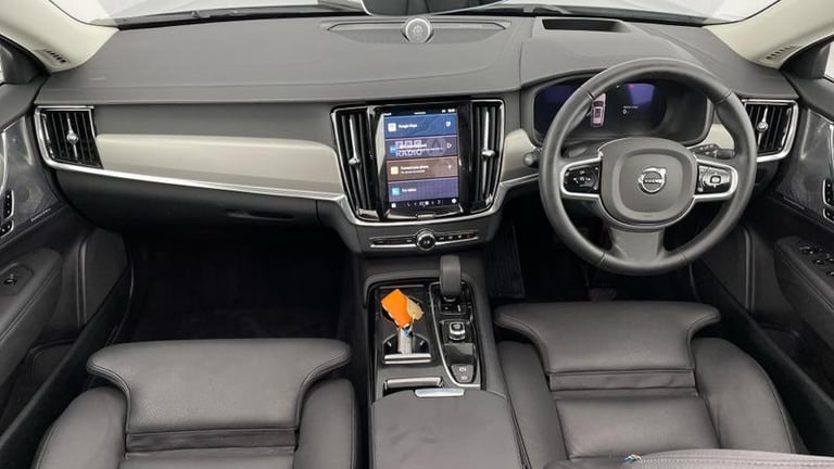 2024 Volvo V90 Ultra T8 AWD Plug-in hybrid Electric/Petrol Dark Automatic Estate Petrol Automatic