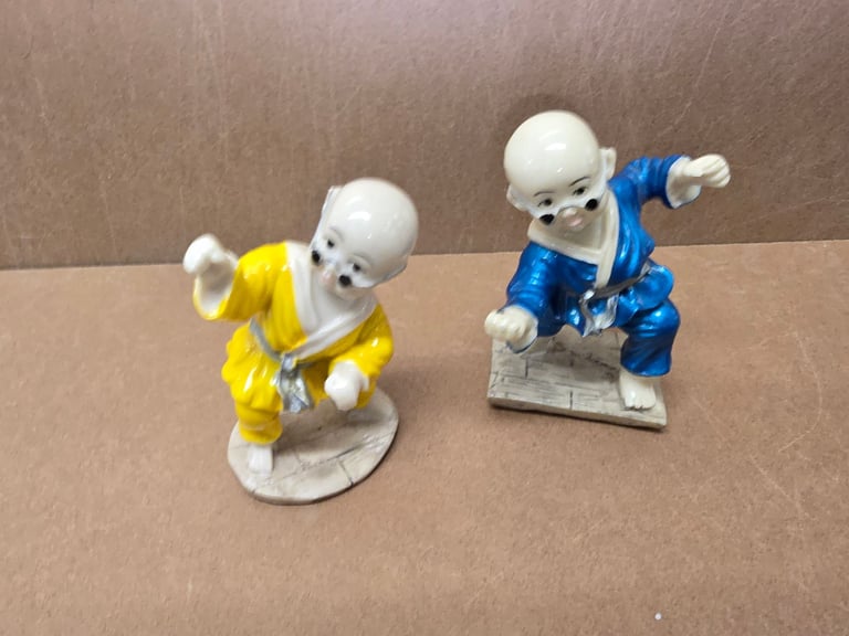 2 x Vintage Chinese Fighting Figures 