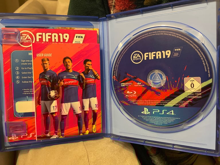 PS4 football game FIFA 19