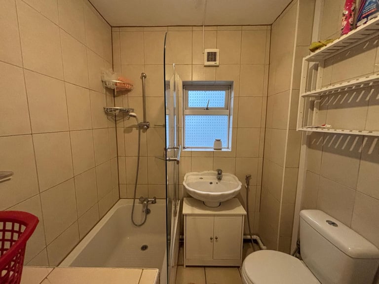2 bedroom flat 