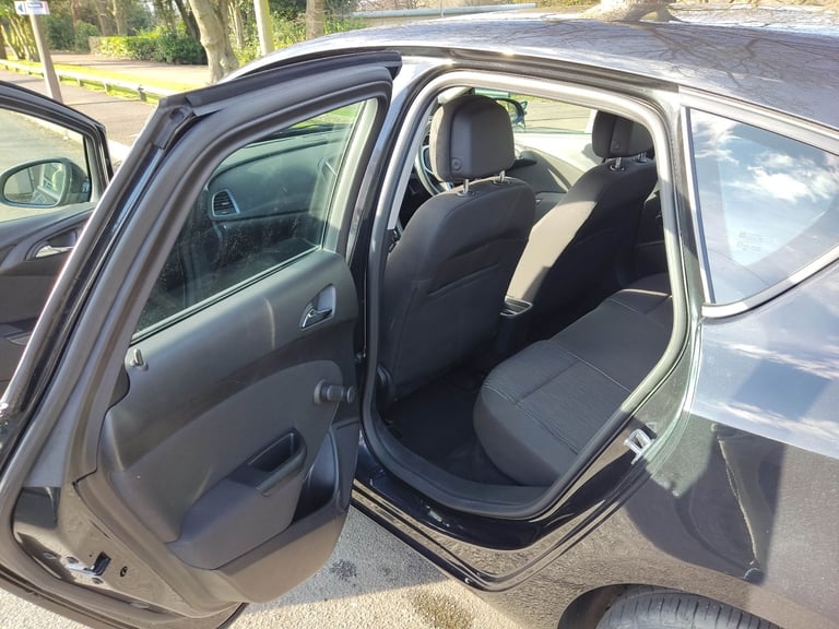 Vauxhall, ASTRA, Hatchback, 2015, Manual, 1398 (cc), 5 doors