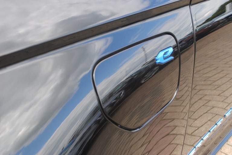 2023 Jeep Grand Cherokee 2.0 Turbo 4xe PHEV Overland 5dr Auto Station Wagon Petrol Parallel PHEV ...