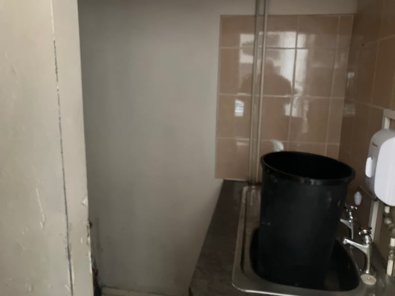 shop to rent barber shop deighton huddersfield