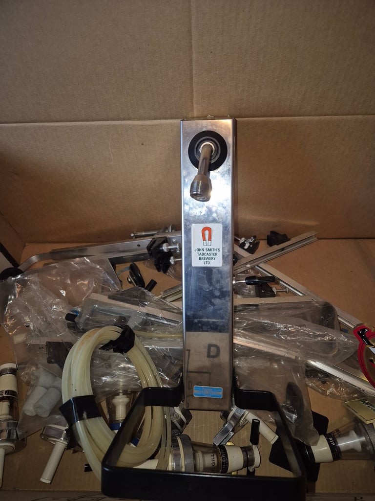 Beer pump and accessories all sorts 