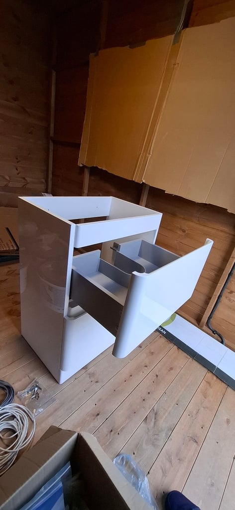 EASY BATHROOMS 600mm Vanity Unit