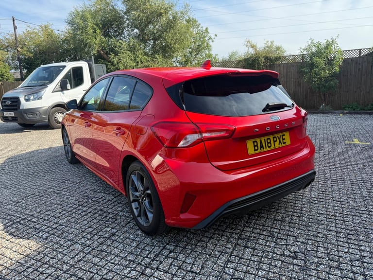 2018 Ford Focus 1.0T EcoBoost ST-Line Euro 6 (s/s) 5dr HATCHBACK Petrol Manual