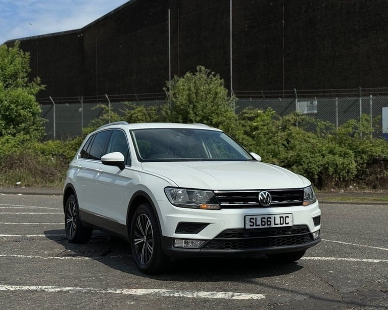 image for 2016 Volkswagen Tiguan 2.0 TDi 150 4Motion SE Nav 5dr DSG ESTATE DIESEL Automatic