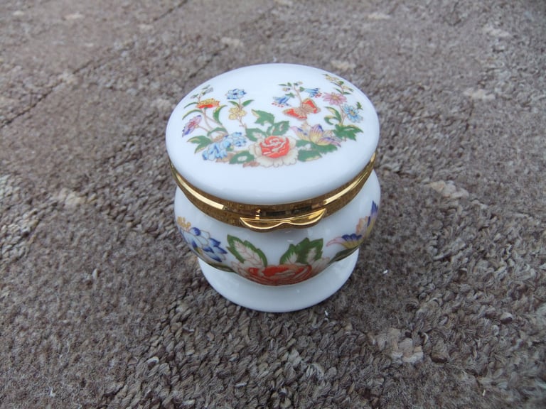 image for Vintage Aynsley Cottage Garden Trinket Pill Box with Hinged Lid