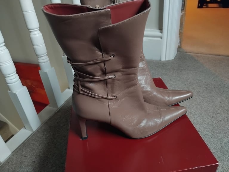 Ankle boots ladies leather size 4.