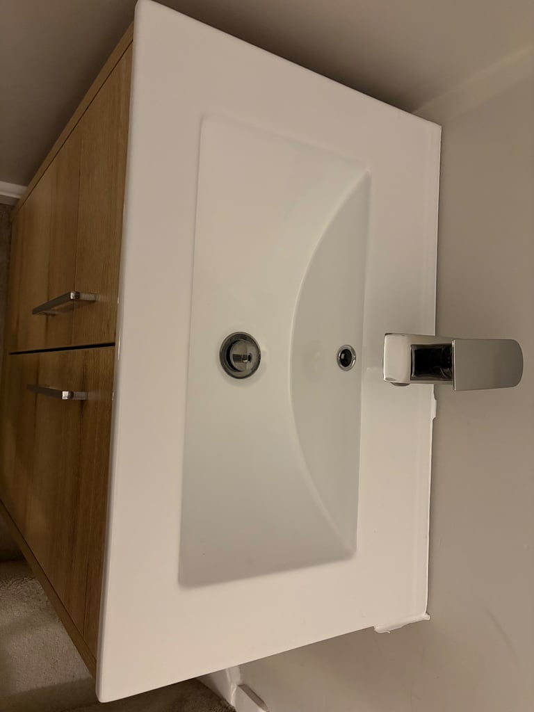 HUDSON REED JUNO 600MM FLOOR STANDING 2-DOOR VANITY & BASIN 2 - AUTUMN OAK & TAP