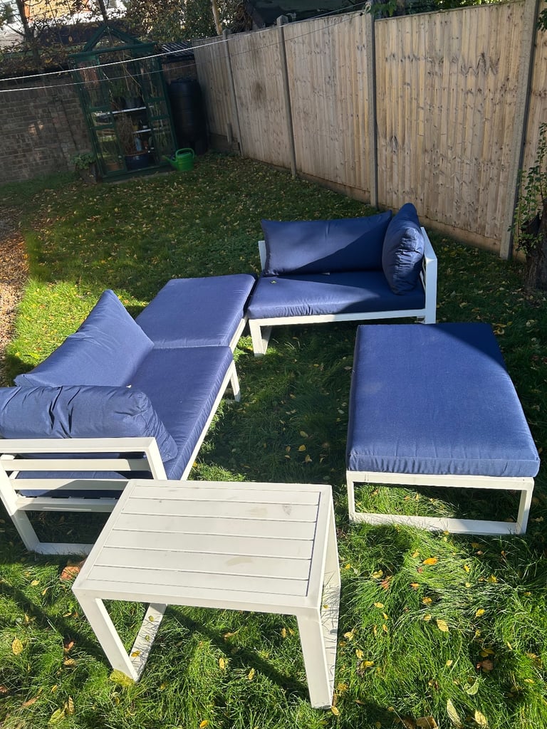 Garden Sofa and Table set 