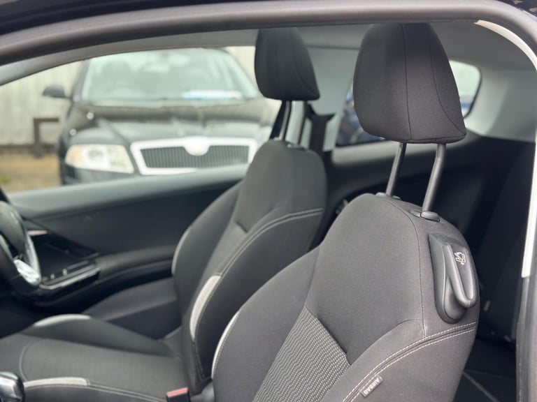 2014 Peugeot 208 1.2 VTi PureTech Style Euro 5 3dr HATCHBACK Petrol Manual