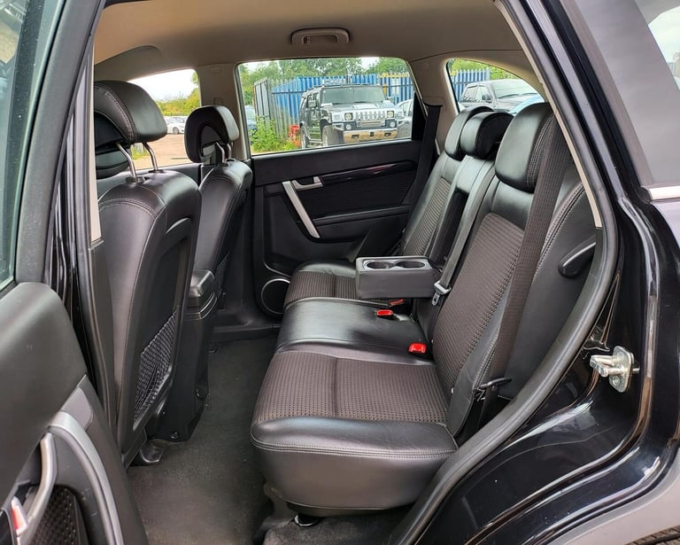 2012 FACELIFT CHEVROLET CAPTIVA 2.2 VCDi LT 5 DOOR 7 SEATER AUTOMATIC BLACK