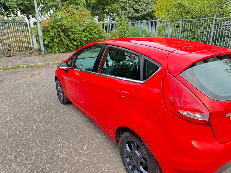 ( 2011 - DIESEL) FORD FIESTA TDCI 1.4*£20 TAX*MOT-1 YEAR *like vauxhall astra corsa focus mazda 2
