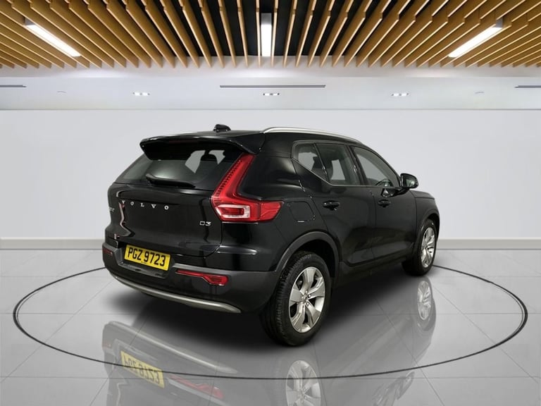 2020 Volvo XC40 2.0 D3 MOMENTUM 5d 148 BHP Estate Diesel Automatic