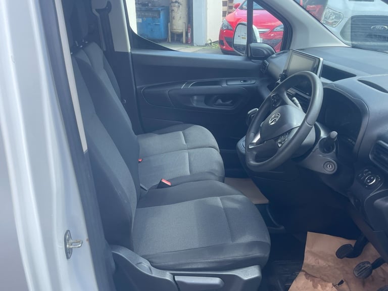 2021 Vauxhall Combo 2300 1.5 Turbo D 100ps H1 Sportive Van PANEL VAN Diesel Manual