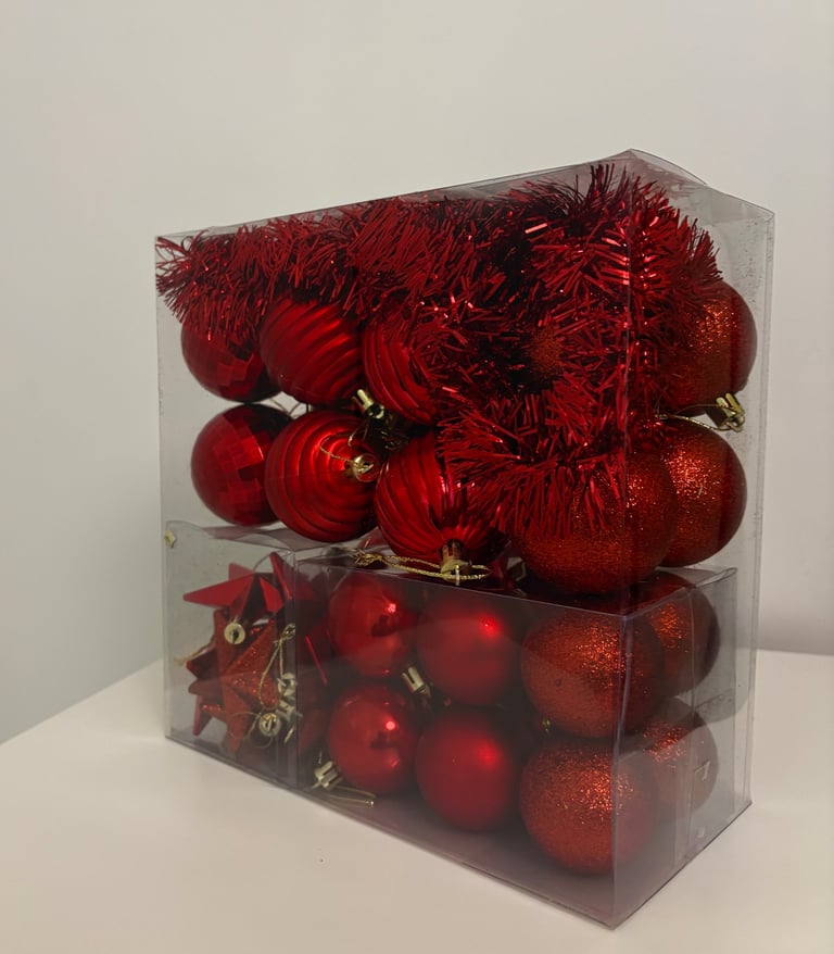 42-Piece Christmas Baubles Decoration Pack with Tree Topper & Garland - Red 