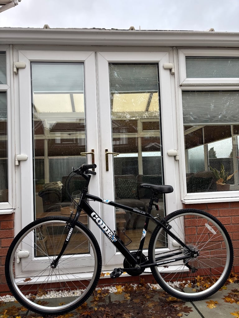 Men’s Lightweight APOLLO Code Hybrid Bike (Fantastic Condition)