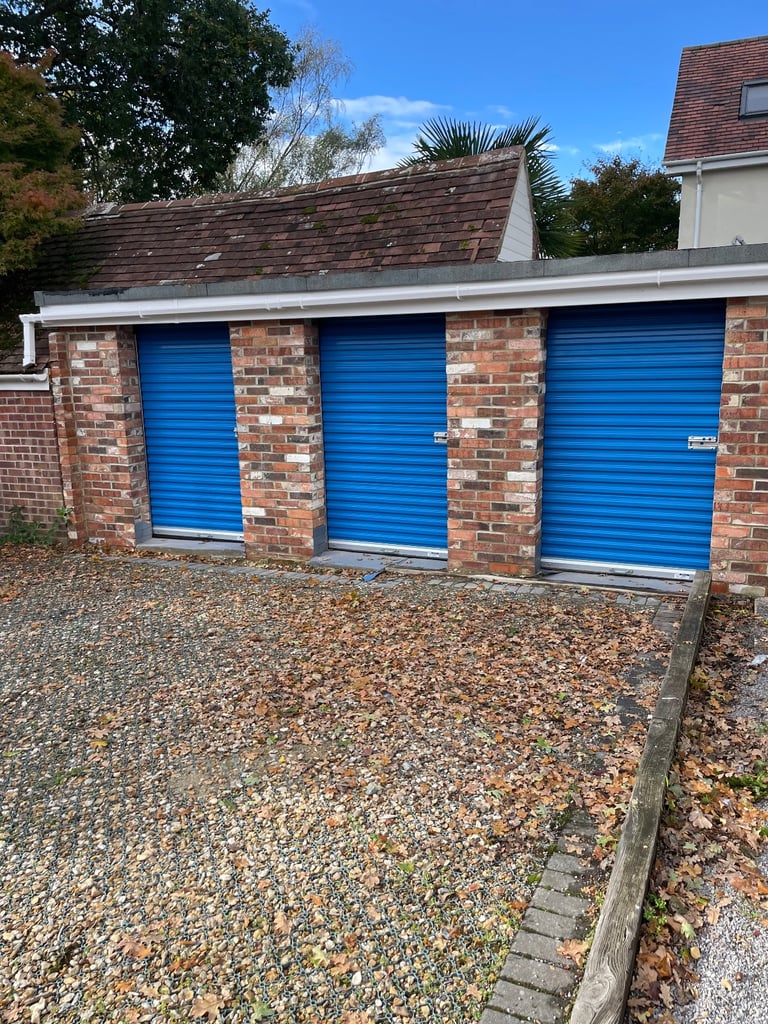 image for UPTON POOLE MINI LOCK UP GARAGE + OPTIONAL PARKING SPACE 