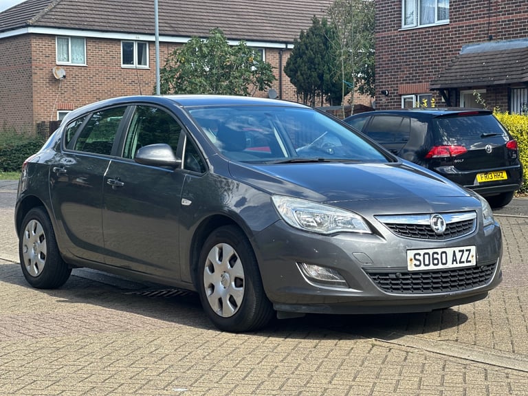 2011 Vauxhall Astra Automatic 1.6L Petrol 64,000 Miles Full Vauxhall Service History 1YR MOT 1 OWNER
