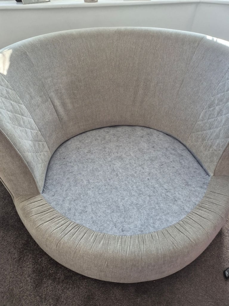Swivel Snuggle Chair