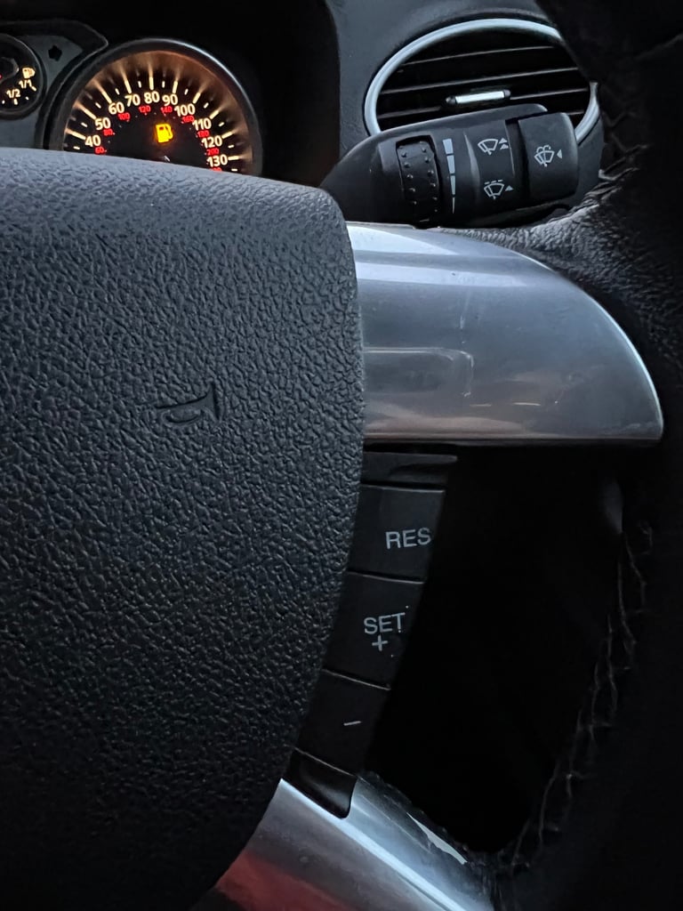 2010 Ford Focus 1.6 Titanium 5dr HATCHBACK Petrol Manual