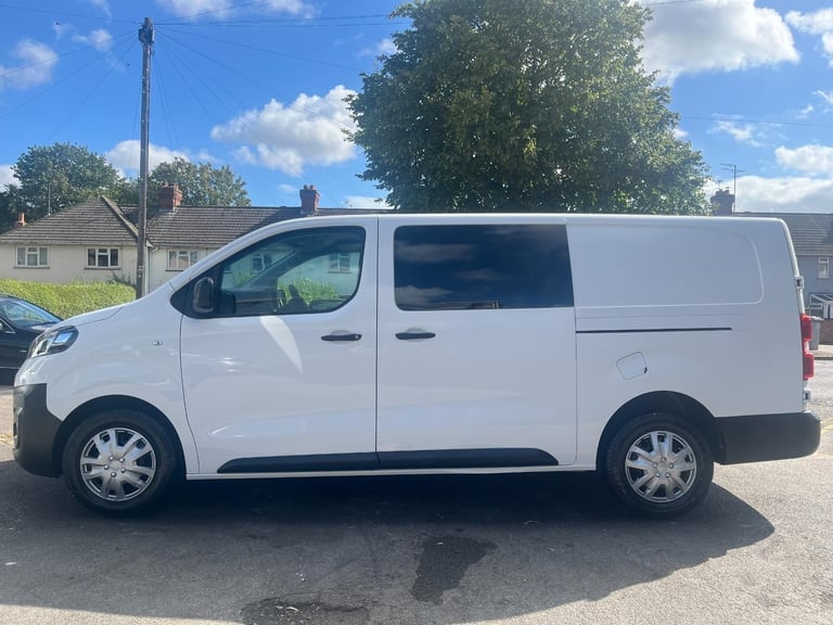 Vauxhall Vivaro 3100 2.0d 120PS Edition 6 Seat Crew Van  DIESEL MANUAL 2020/70