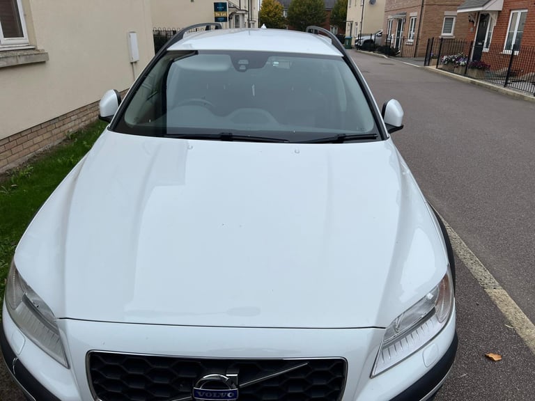 2015 Volvo, XC70 D4, 181HP SE NAV Manual