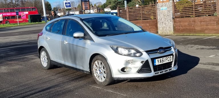 Ford Focus 1.6 tdci 2011 5dr - Drives good - no V5 - not astra clio focus megane