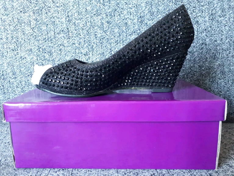 image for Black Diamond Heels size 5