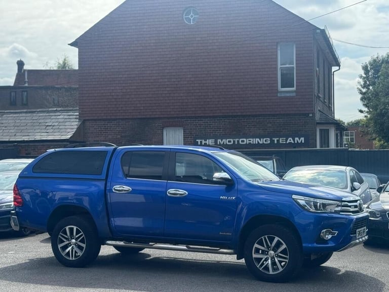 TOYOTA HILUX 2.4 D4D INVINCIBLE D/CAB PICK UP 4WD - 2017