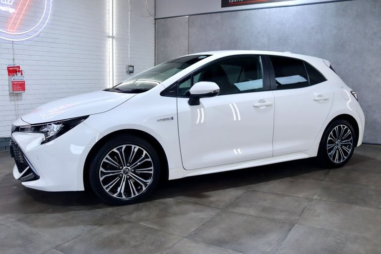 2020 Toyota Corolla 2.0 VVT-h Design Hatchback 5dr Petrol Hybrid CVT Euro 6 (s/s) (184 ps) Hatchb...