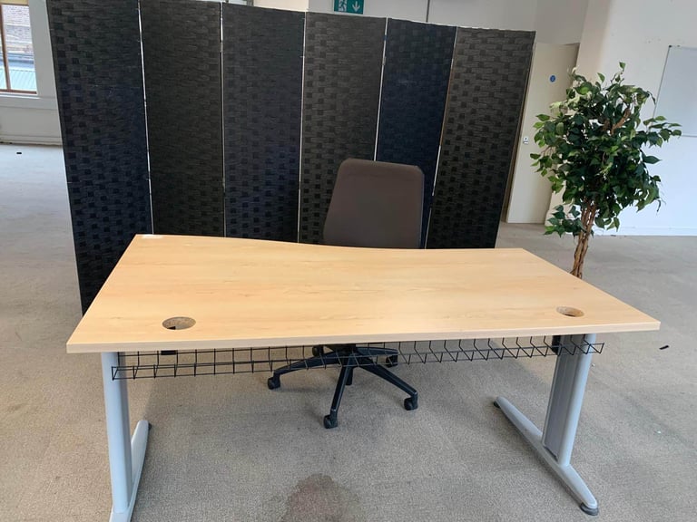 Used office wave desks for sale wood £75 each 30 available