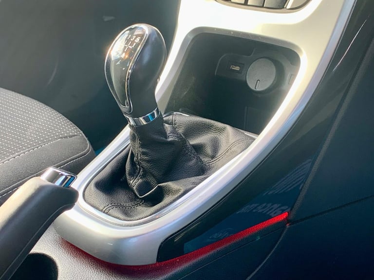 2016 Vauxhall Astra 1.6i SRi Euro 6 5dr HATCHBACK Petrol Manual