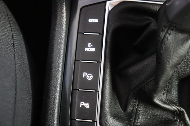 2023 Volkswagen Tiguan 1.4 TSI eHybrid Elegance 5dr DSG ESTATE PETROL/ELECTRIC Automatic