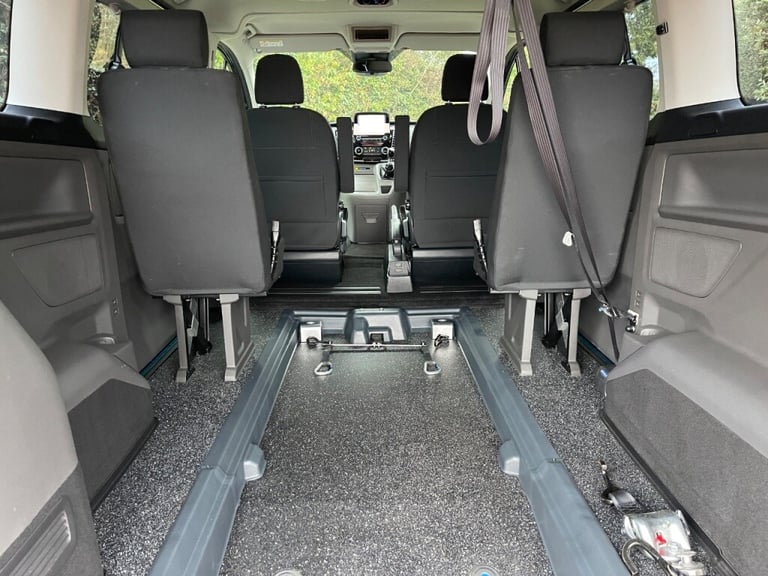  Ford Tourneo Custom 2.0 EcoBlue 130ps Titanium WHEELCHAIR ACCESSIBLE VEHICLE 4