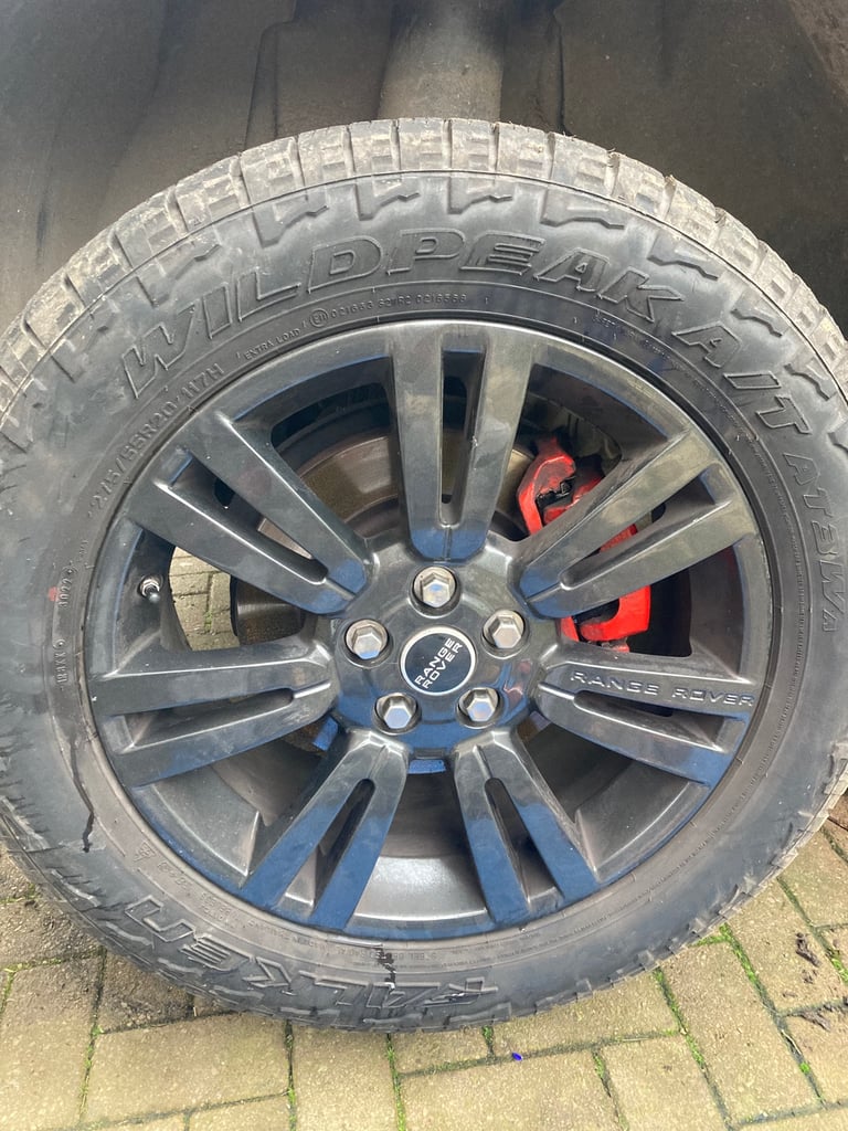 5x L322 Range Rover Alloys with 275/55R20 offroad tyres