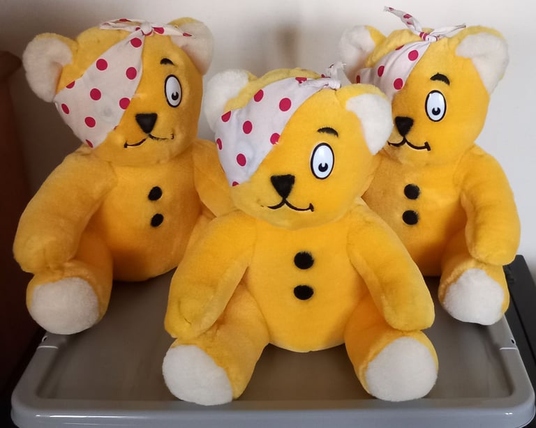 3 Pudsey Bears