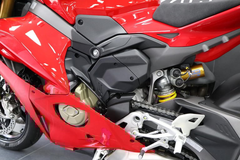 Ducati Panigale V4S 2025 Model Year!