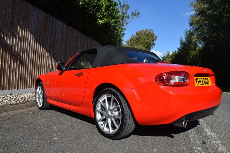 MAZDA MX-5 2.0 i Sport Tech Red Manual Petrol 2012