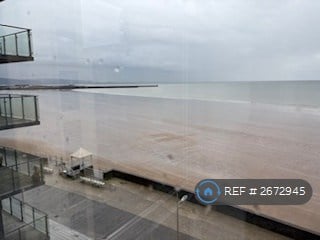 1 bedroom flat in Meridian Bay, Maritime Quarter, Swansea, SA1 (1 bed) (#2672945)