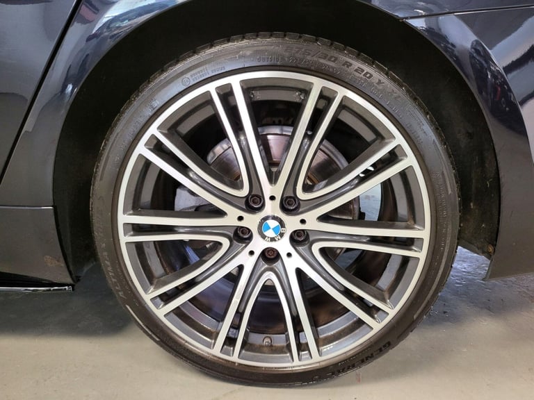 2017 BMW 5 Series 2.0 520d M Sport Auto xDrive Euro 6 (s/s) 4dr SALOON Diesel Automatic
