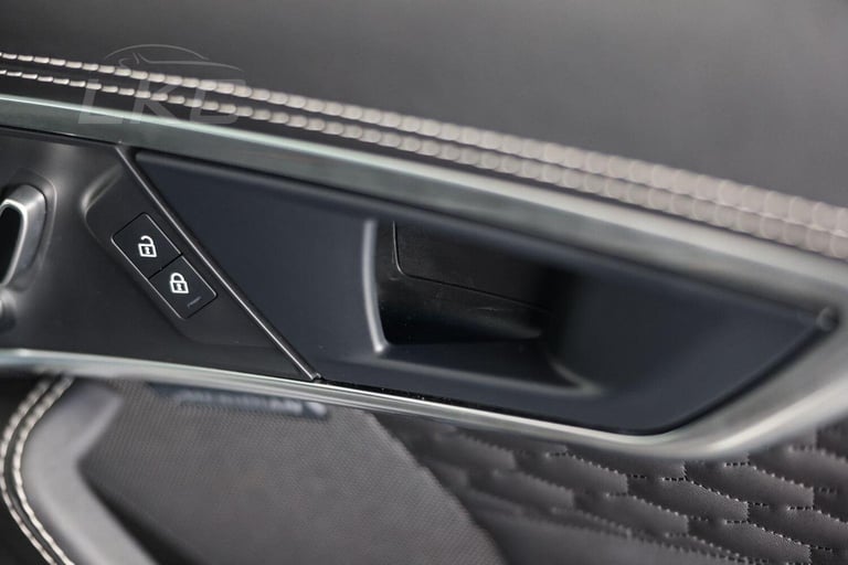 JAGUAR F-TYPE 5.0 V8 R-Dynamic Black Auto Euro 6 (s/s) 2dr 2023