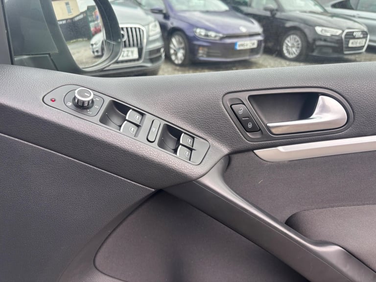 2013 Volkswagen Tiguan 2.0 TDI BlueMotion Tech Match DSG 4WD Euro 5 (s/s) 5dr ESTATE Diesel Autom...