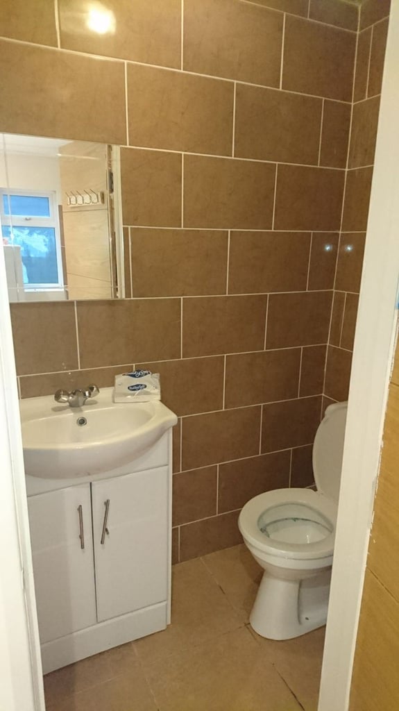 BEAUTIFUL GARDEN STUDIO  FLAT FOR SINGLE PROFESSIONAL IN HOUNSLOW CENTRAL