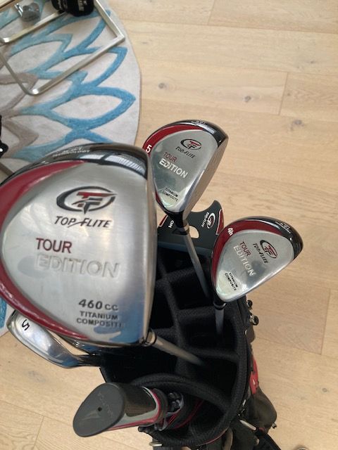 Top Flite "Tour Edition" - Golf Club Set with Bag / Stand