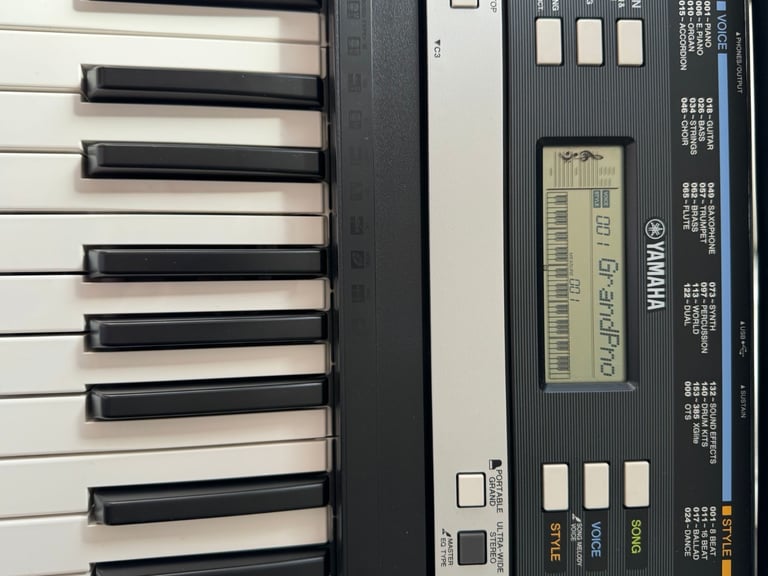 Yamaha electric keyboard 