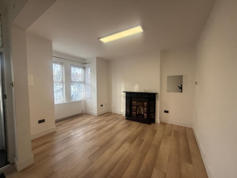 HMO licensed property for 5 under the borough of Hounslow 